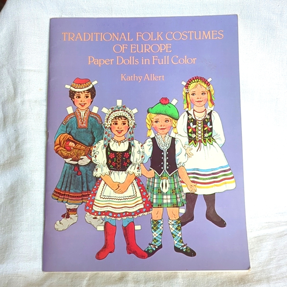 Uncut Paper Dolls Traditional Folk Costumes Of Europe 1983 Vintage Book Outfits